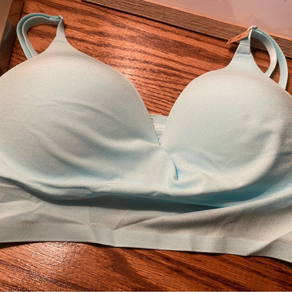 Victorias Secret PINK seamless bra NEW